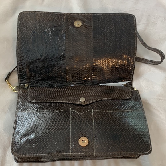 Gorgeous vintage chocolate brown snakeskin bag in amazing condition! Unique! - Picture 10 of 16